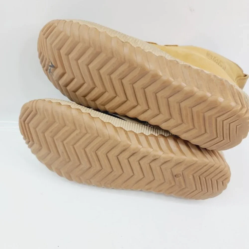 Sorel women tan